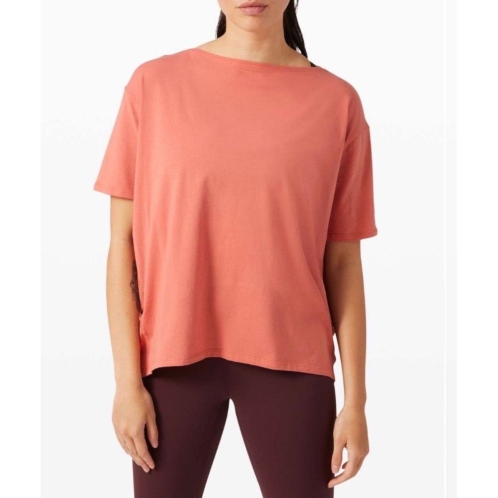 Lululemon Back in Action Short Sleeve Women 8 Coral Orange Excellent Oversized‎